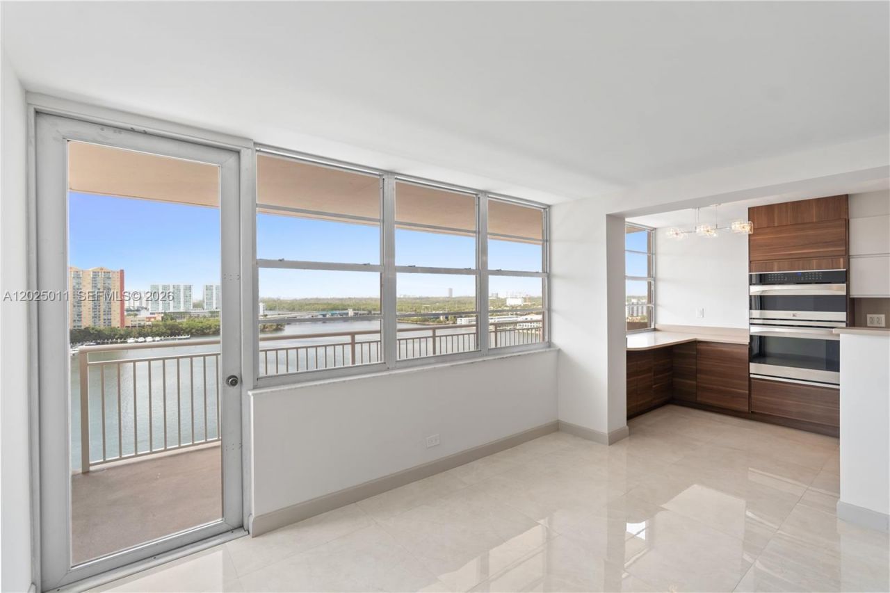 250 174th St , Unit 1620, Sunny Isles Beach, FL 33160 Photo