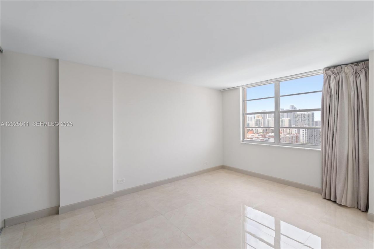 250 174th St , Unit 1620, Sunny Isles Beach, FL 33160 Photo