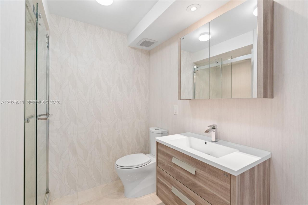 250 174th St , Unit 1620, Sunny Isles Beach, FL 33160 Photo