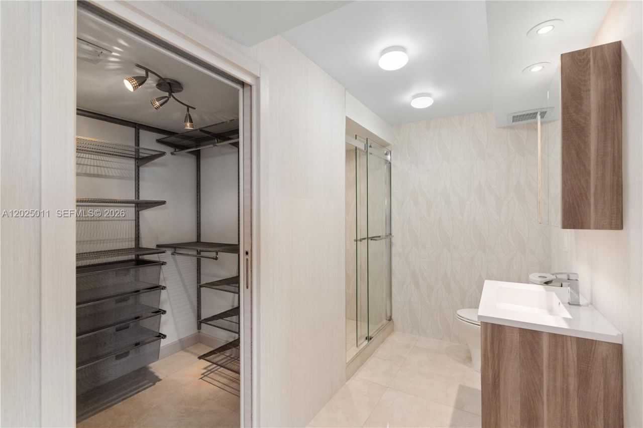 250 174th St , Unit 1620, Sunny Isles Beach, FL 33160 Photo