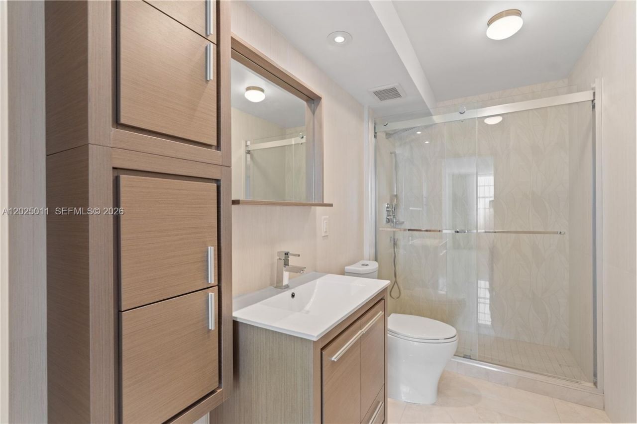 250 174th St , Unit 1620, Sunny Isles Beach, FL 33160 Photo