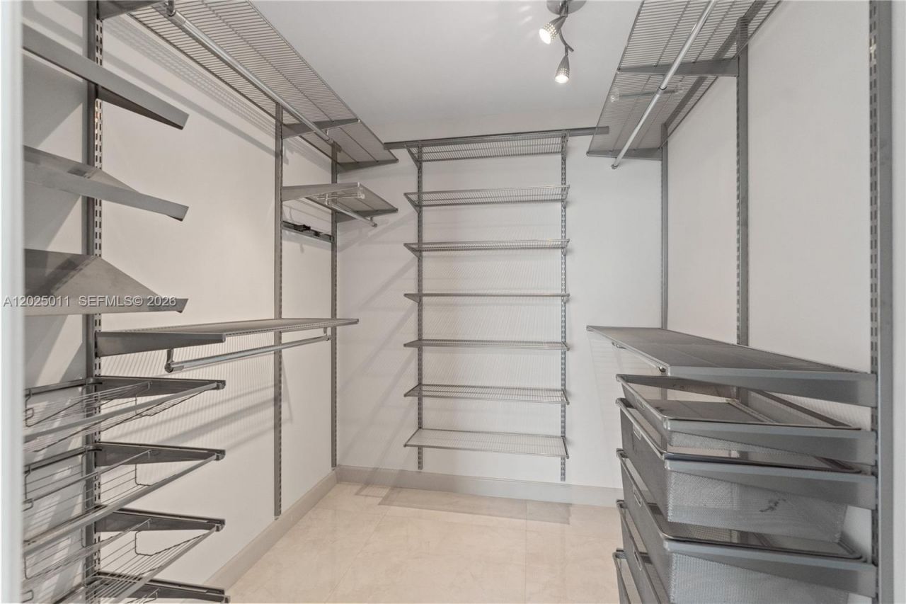 250 174th St , Unit 1620, Sunny Isles Beach, FL 33160 Photo