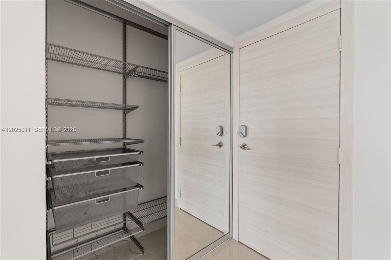 250 174th St , Unit 1620, Sunny Isles Beach, FL 33160 Photo