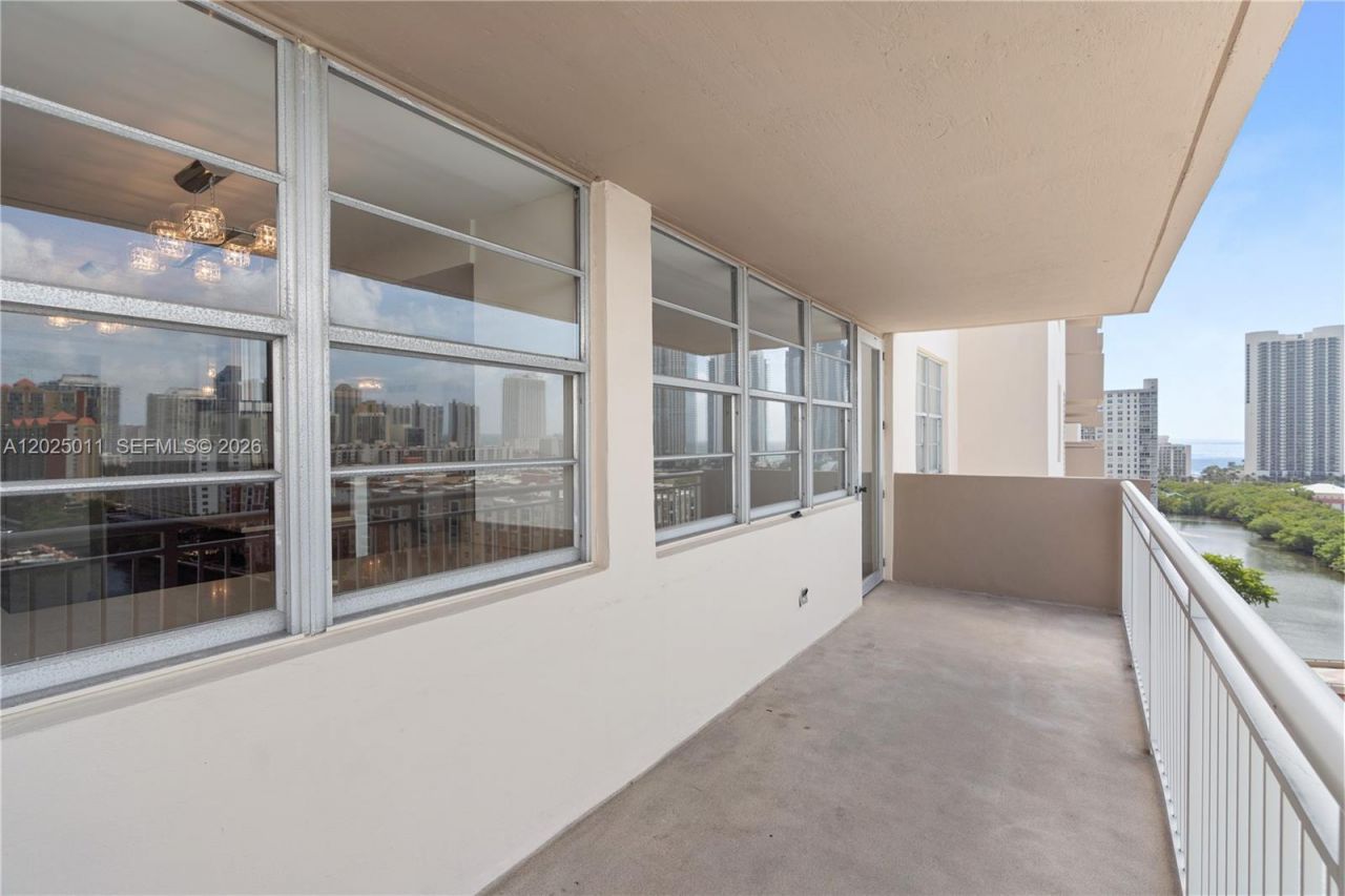 250 174th St , Unit 1620, Sunny Isles Beach, FL 33160 Photo