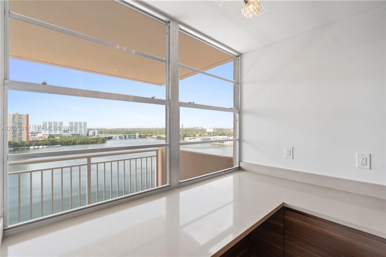 250 174th St , Unit 1620, Sunny Isles Beach, FL 33160 Photo