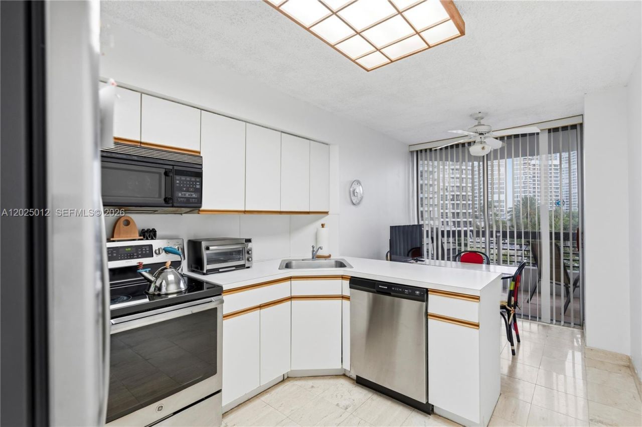 19195 NE 36th Ct, Unit 502, Aventura, FL 33180 Photo