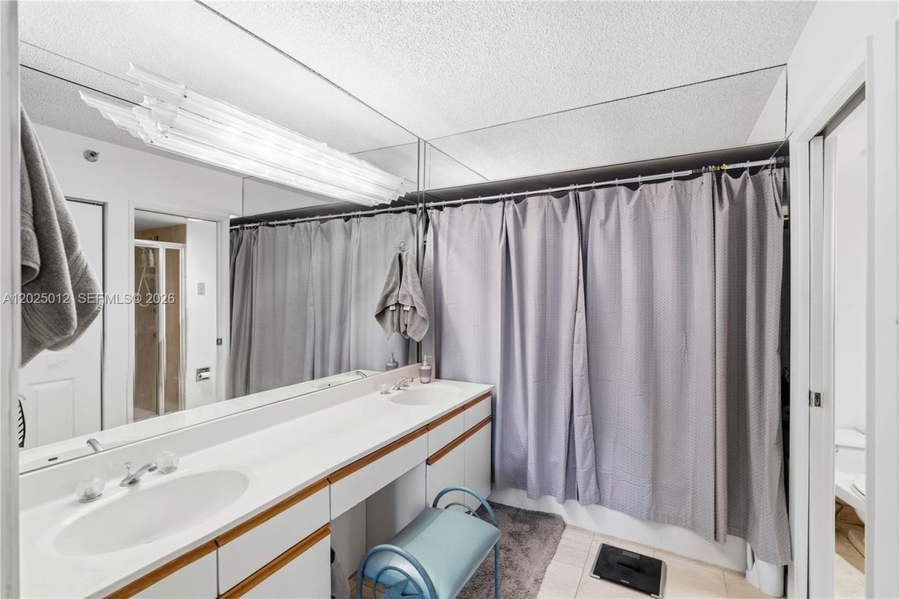 19195 NE 36th Ct , Unit 502, Aventura, FL 33180 Photo