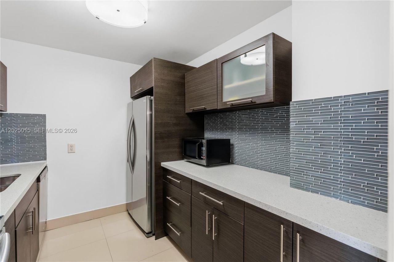 3625 N Country Club Dr, Unit 402, Aventura, FL 33180 Photo