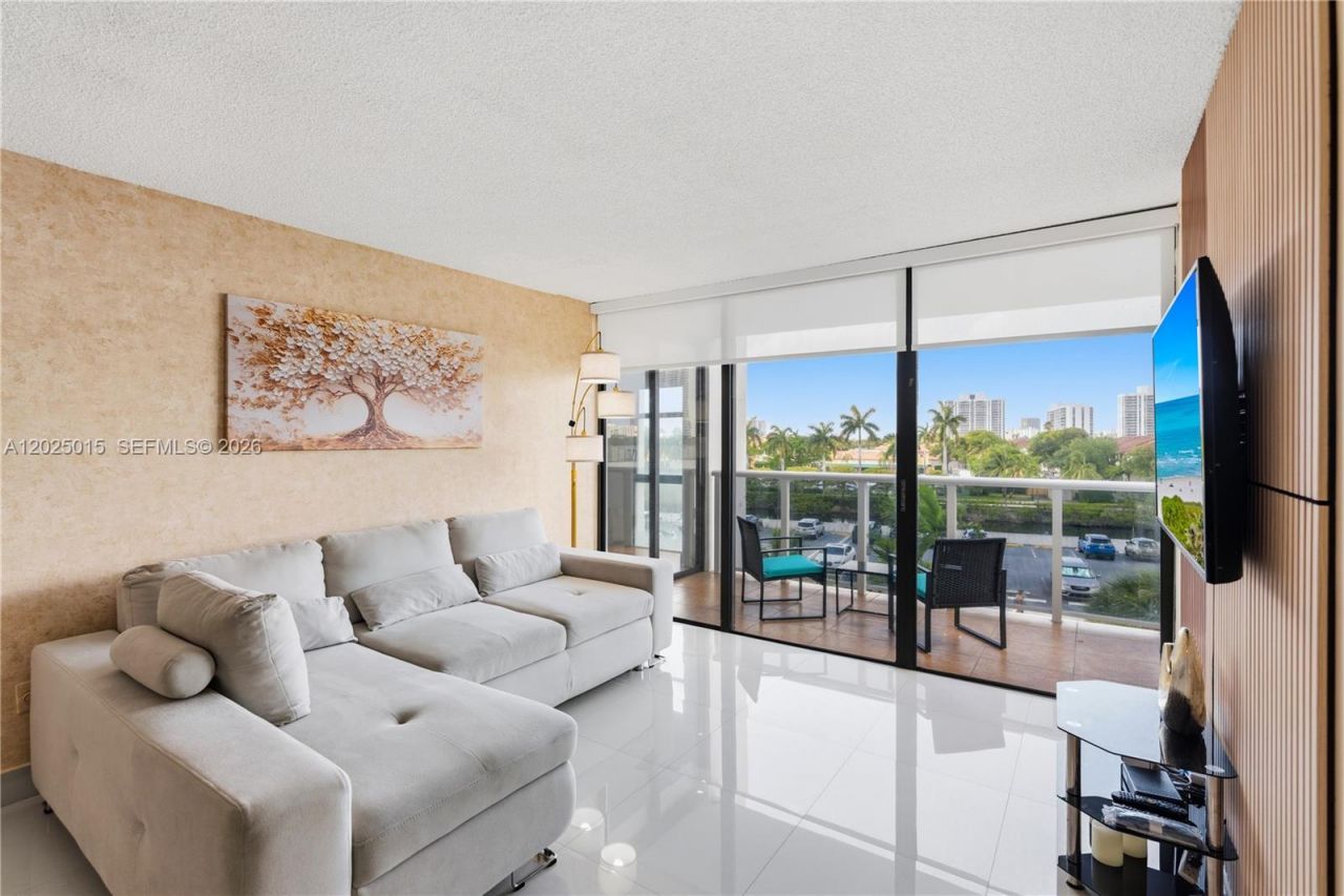 3625 N Country Club Dr, Unit 402, Aventura, FL 33180 Photo
