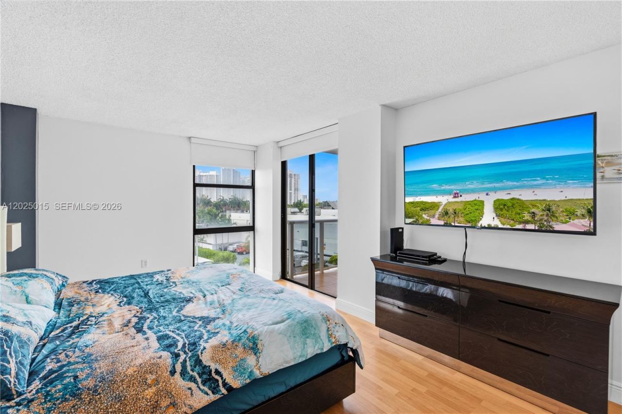 3625 N Country Club Dr, Unit 402, Aventura, FL 33180 Photo