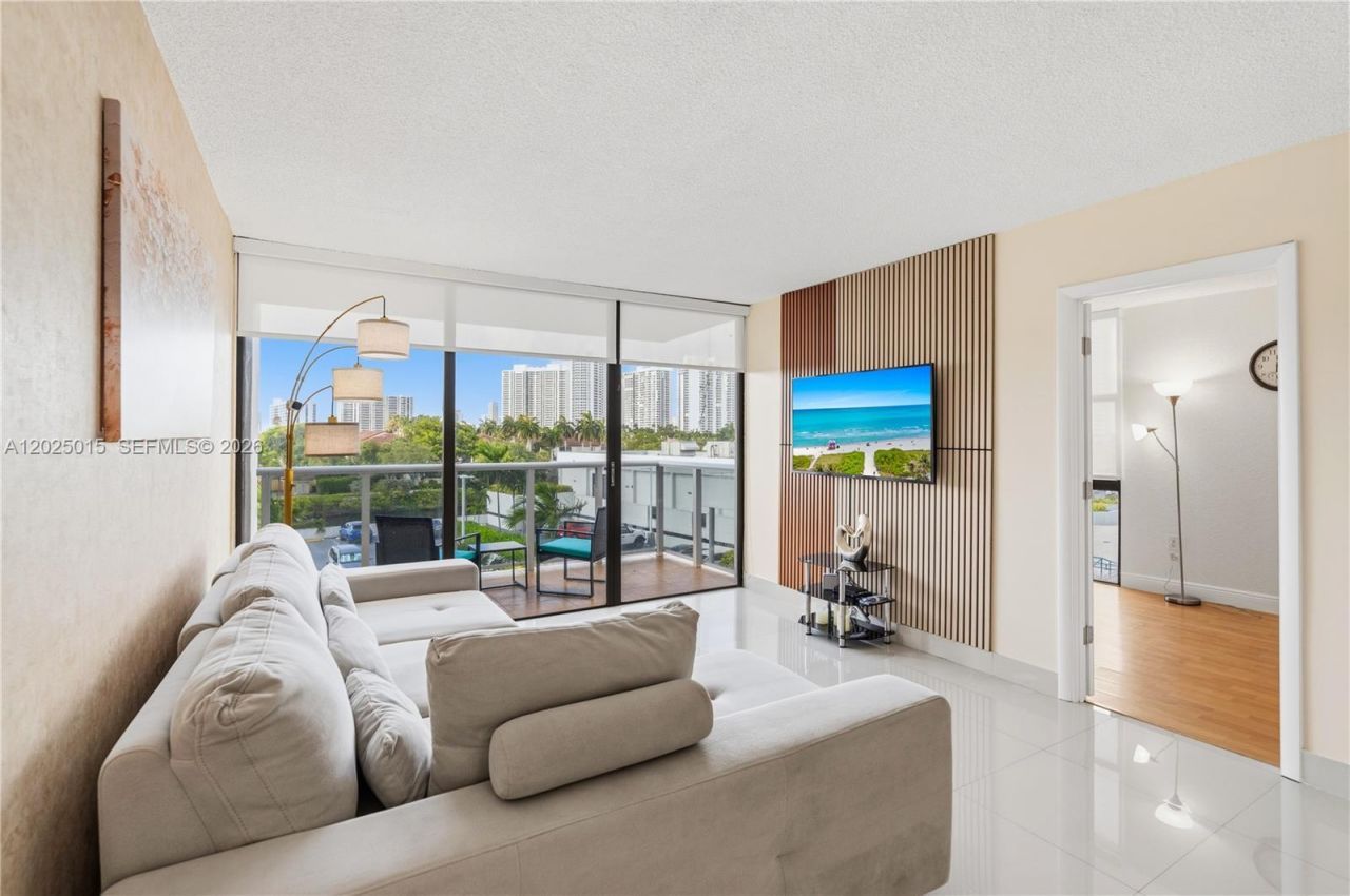 3625 N Country Club Dr, Unit 402, Aventura, FL 33180 Photo