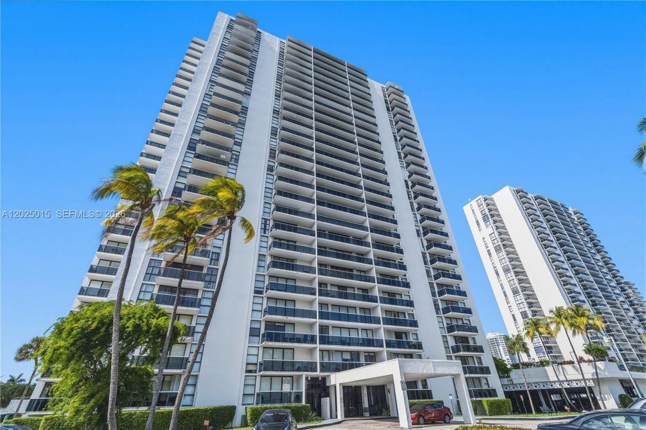3625 N Country Club Dr, Unit 402, Aventura, FL 33180 Photo