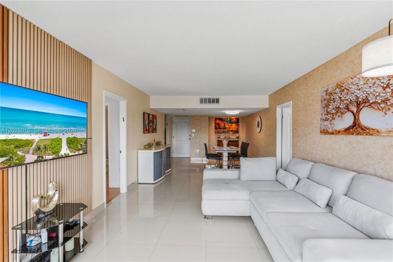 3625 N Country Club Dr, Unit 402, Aventura, FL 33180 Photo