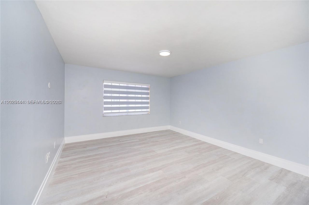 18660 NW 78th Ave , Hialeah, FL 33015 Photo