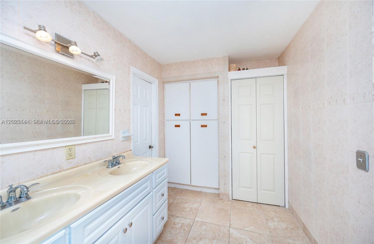 18660 NW 78th Ave , Hialeah, FL 33015 Photo