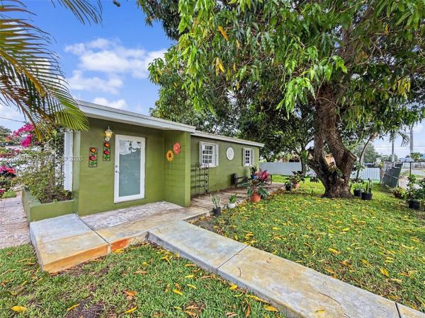 1901 NW 153rd St , Miami Gardens, FL 33054