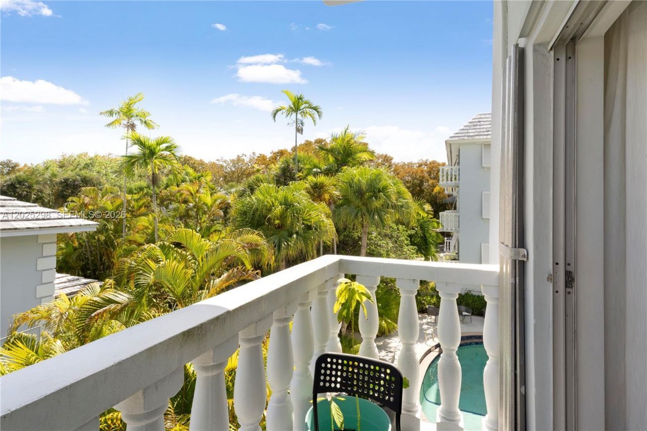 1150 Madruga Ave, Unit A204, Coral Gables, FL 33146 Photo