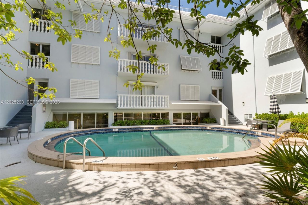 1150 Madruga Ave, Unit A204, Coral Gables, FL 33146 Photo