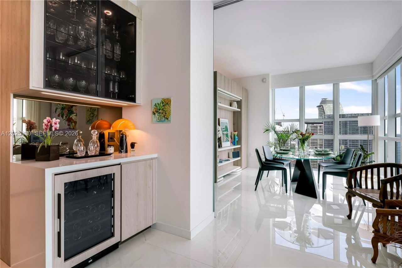 950 Brickell Bay Dr , Unit 5210, Miami, FL 33131 Photo