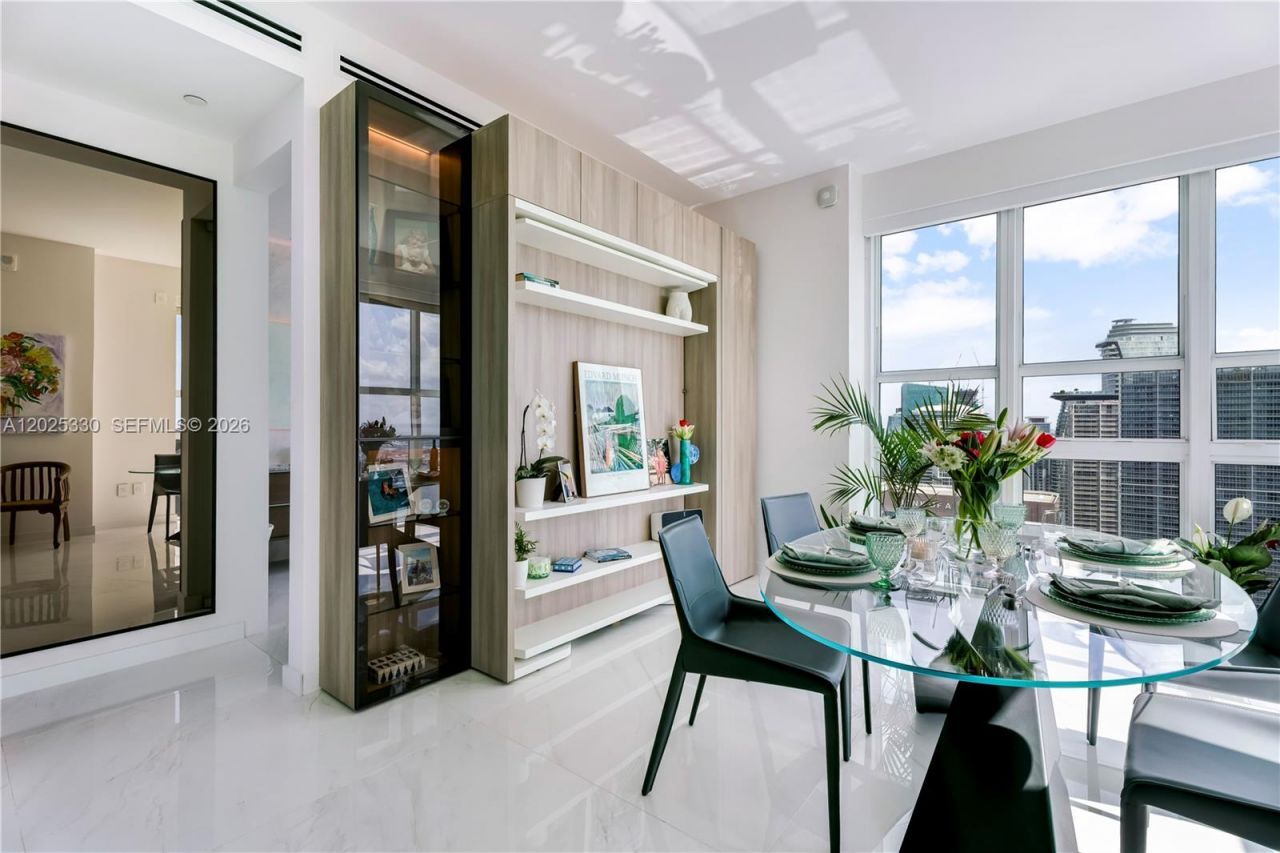 950 Brickell Bay Dr , Unit 5210, Miami, FL 33131 Photo
