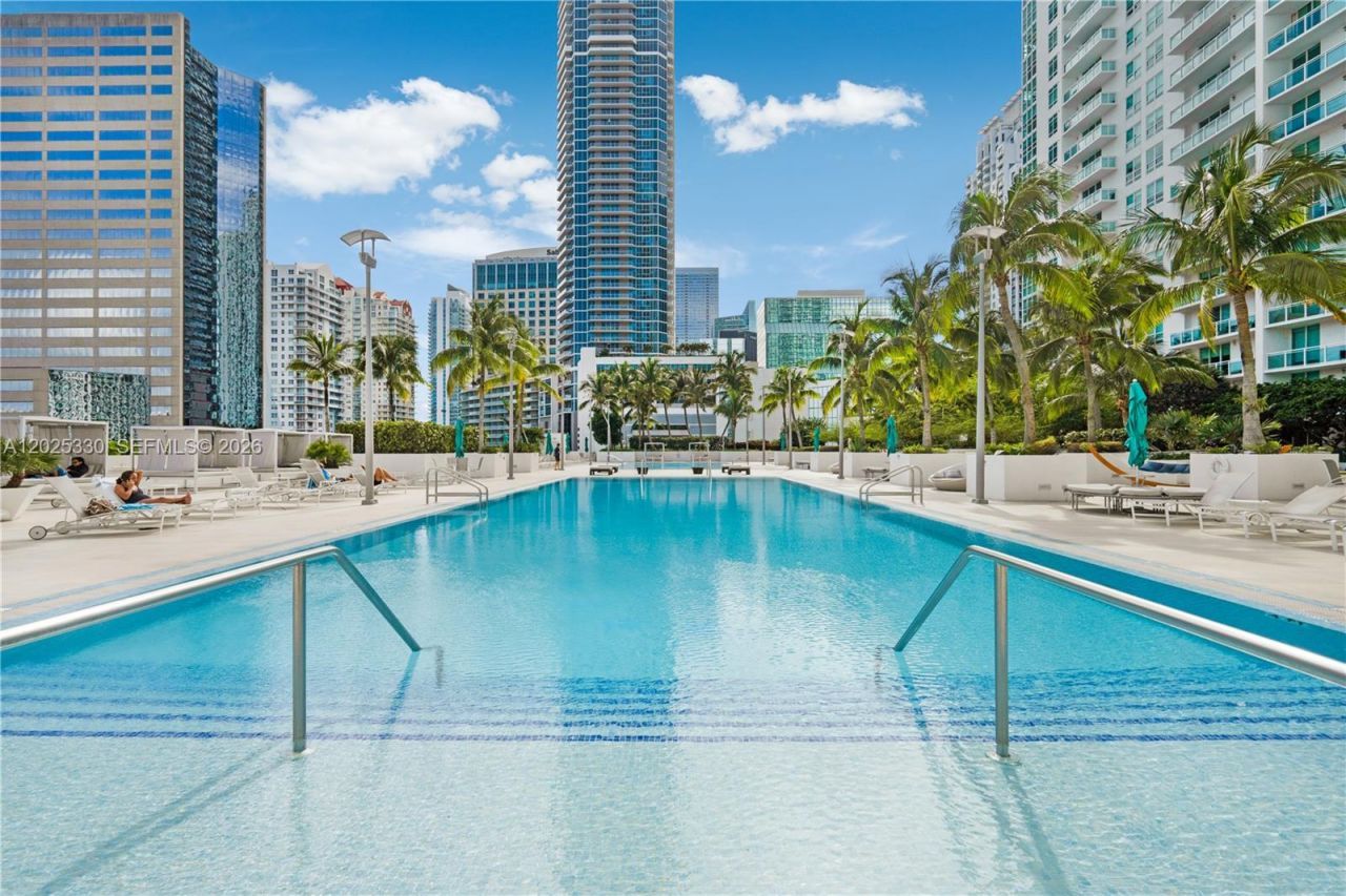 950 Brickell Bay Dr , Unit 5210, Miami, FL 33131 Photo