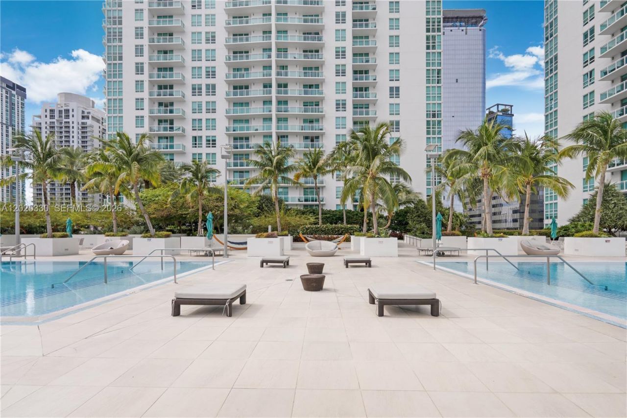 950 Brickell Bay Dr , Unit 5210, Miami, FL 33131 Photo