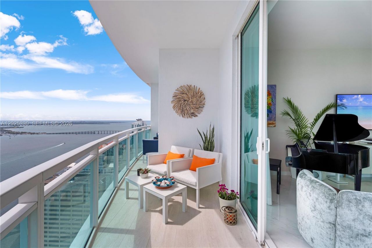 950 Brickell Bay Dr , Unit 5210, Miami, FL 33131 Photo