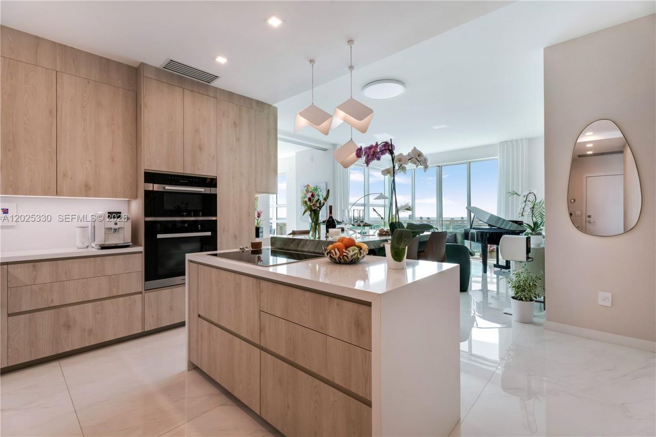 950 Brickell Bay Dr , Unit 5210, Miami, FL 33131 Photo