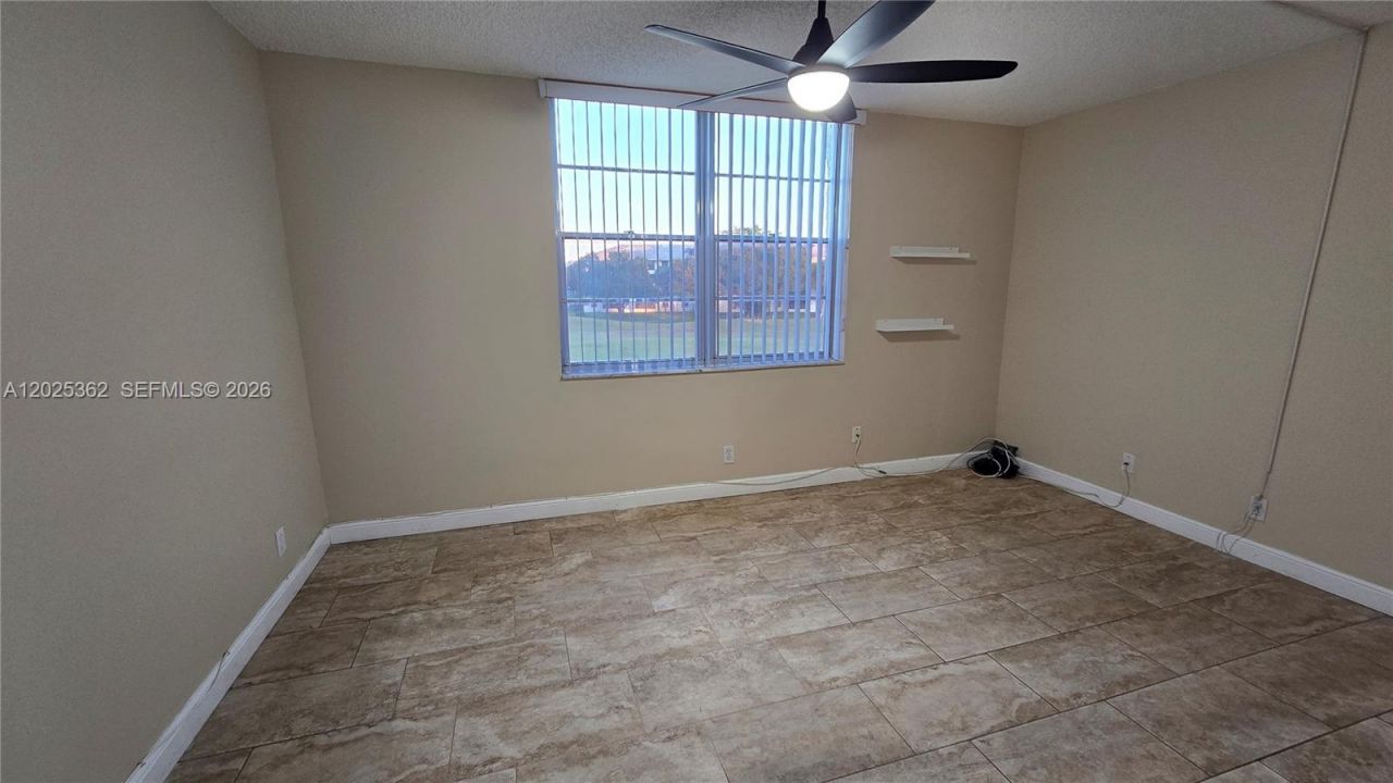 9230 Lagoon Pl, Unit 310, Davie, FL 33324 Photo