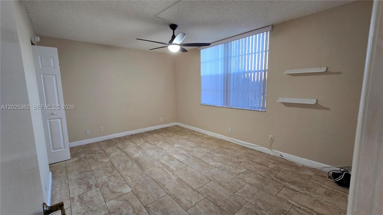 9230 Lagoon Pl, Unit 310, Davie, FL 33324 Photo