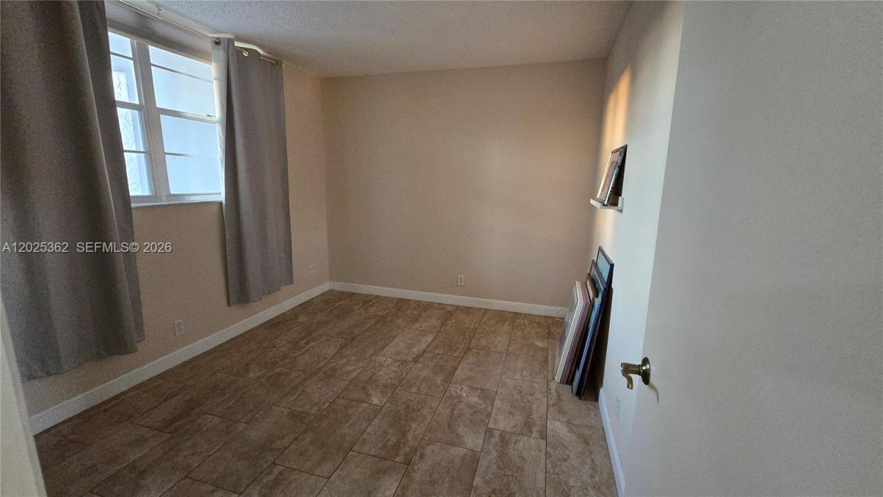 9230 Lagoon Pl, Unit 310, Davie, FL 33324 Photo