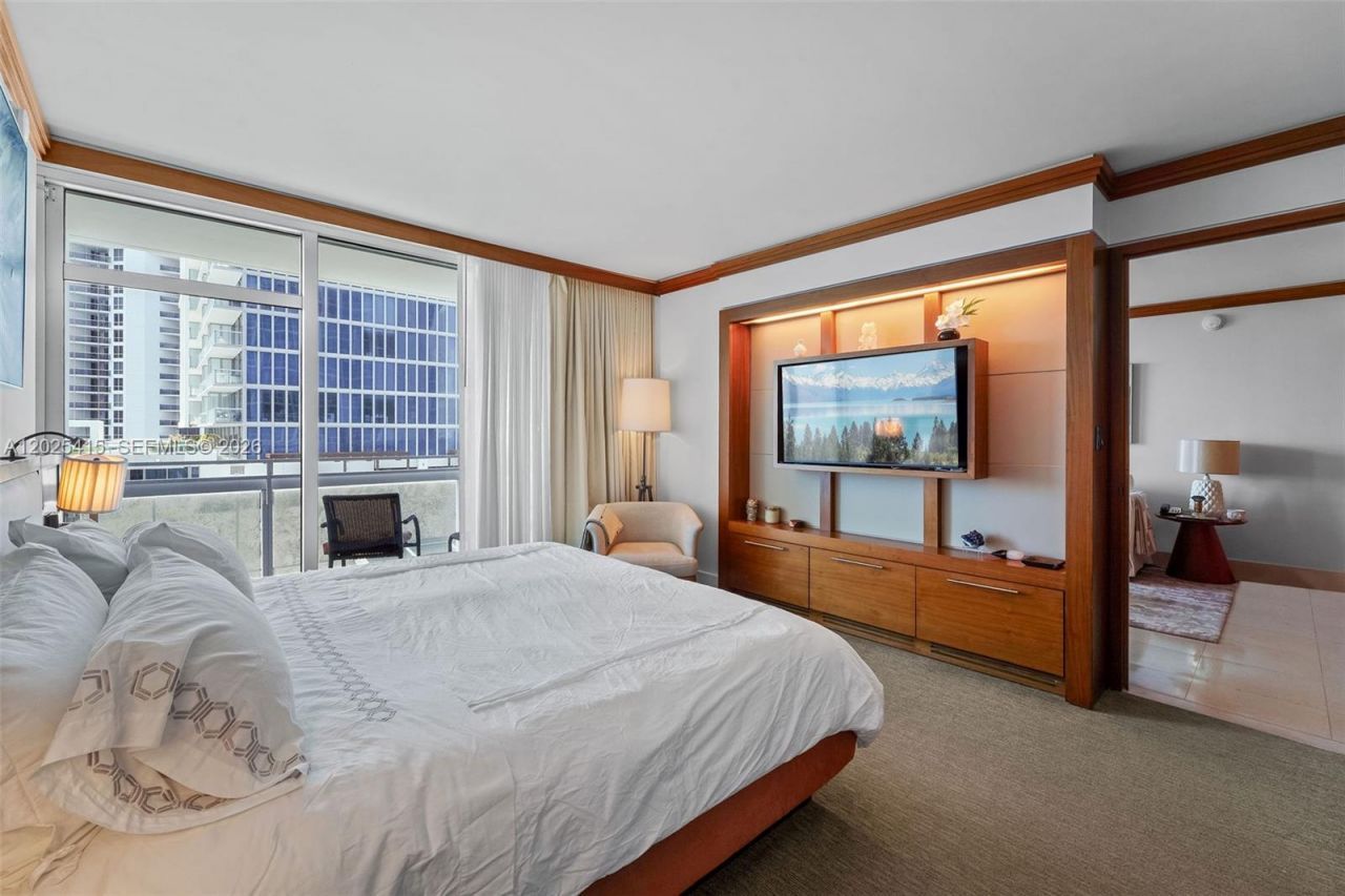 6801 Collins Ave, Unit 708, Miami Beach, FL 33141 Photo