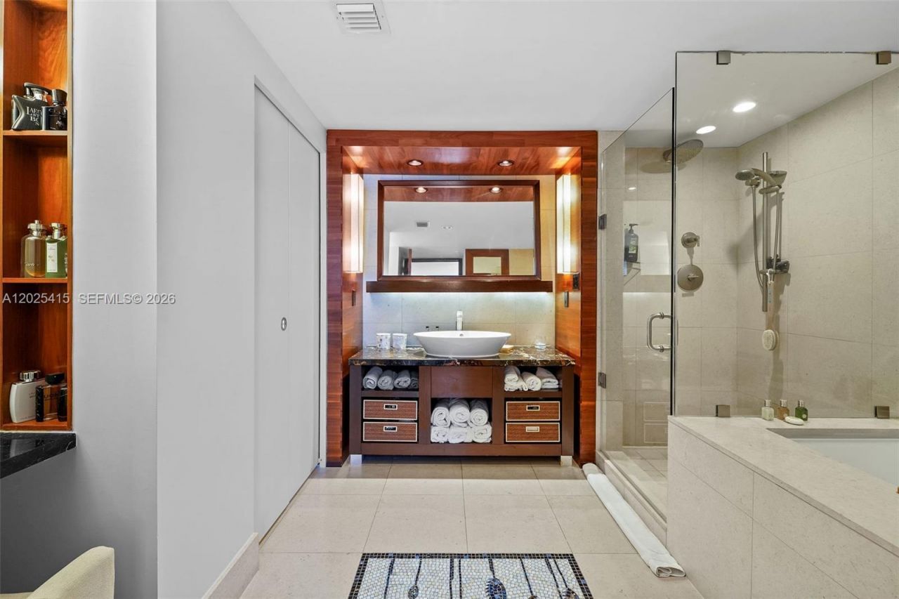6801 Collins Ave, Unit 708, Miami Beach, FL 33141 Photo