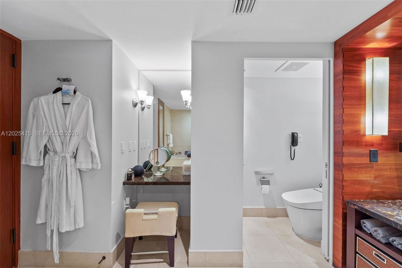 6801 Collins Ave, Unit 708, Miami Beach, FL 33141 Photo