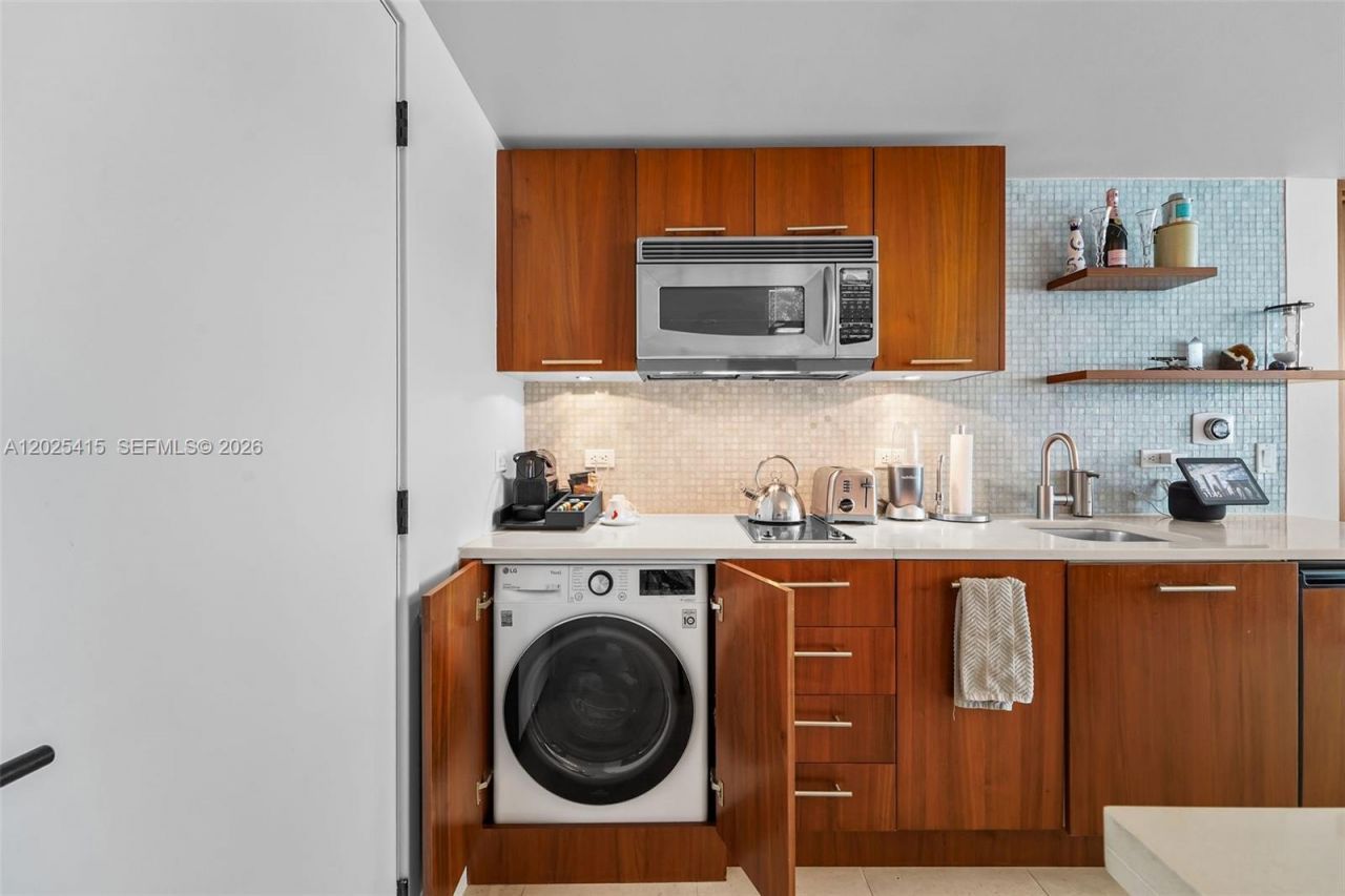 6801 Collins Ave, Unit 708, Miami Beach, FL 33141 Photo