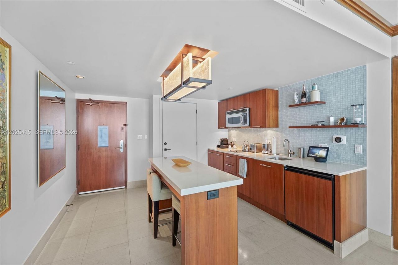 6801 Collins Ave, Unit 708, Miami Beach, FL 33141 Photo
