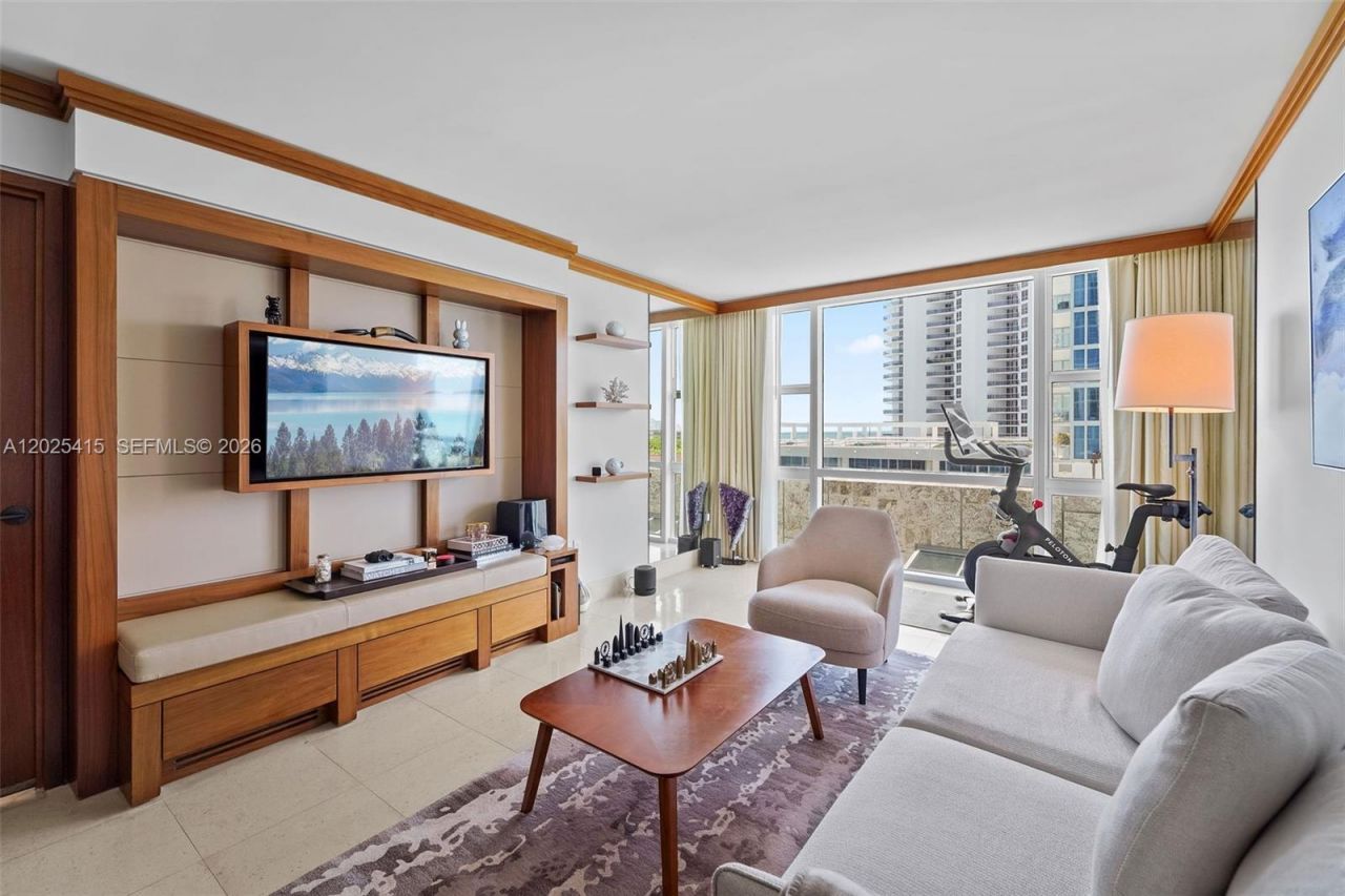 6801 Collins Ave, Unit 708, Miami Beach, FL 33141 Photo