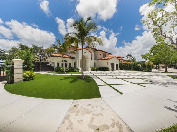 15721 NW 79th Ct, Miami Lakes, FL 33016