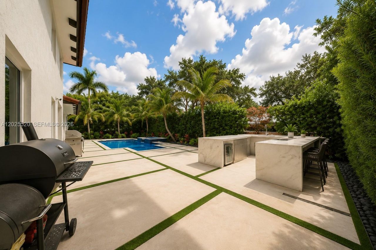 15721 NW 79th Ct, Miami Lakes, FL 33016 Photo