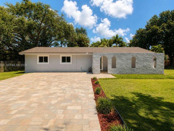 9421 SW 150th St , Miami, FL 33176