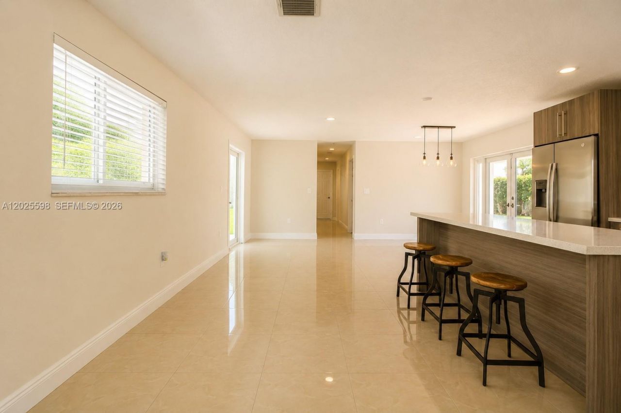 9421 SW 150th St , Miami, FL 33176 Photo