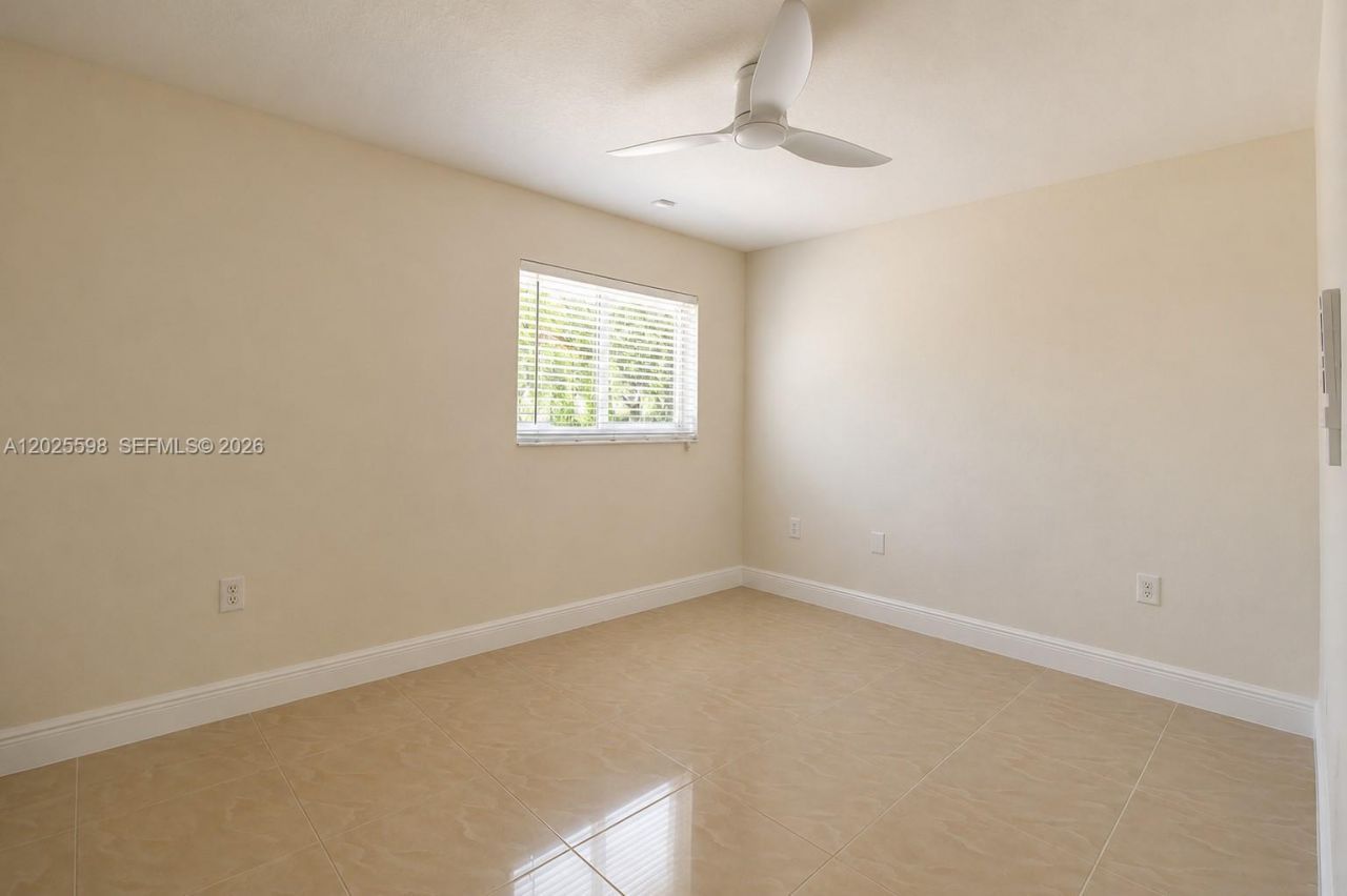 9421 SW 150th St , Miami, FL 33176 Photo