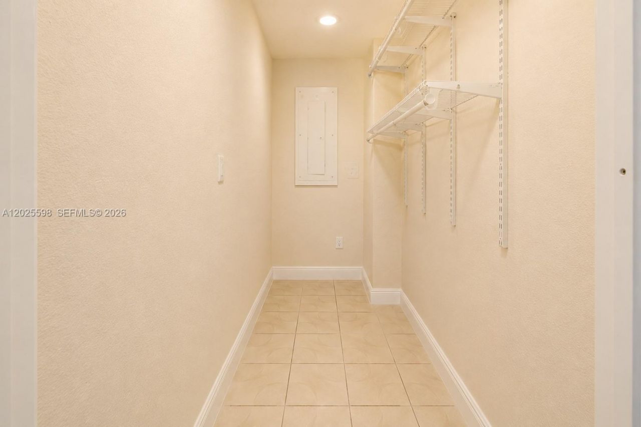 9421 SW 150th St , Miami, FL 33176 Photo
