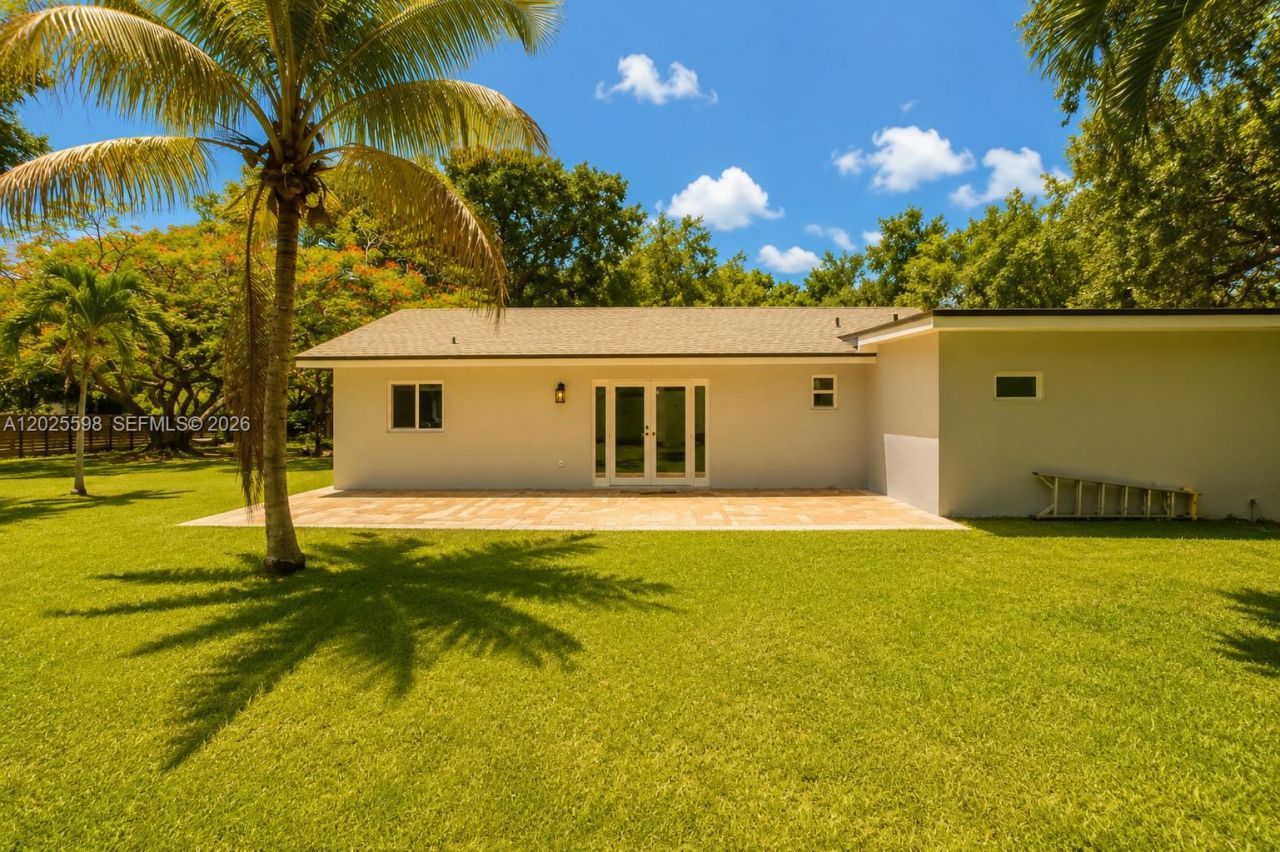 9421 SW 150th St , Miami, FL 33176 Photo