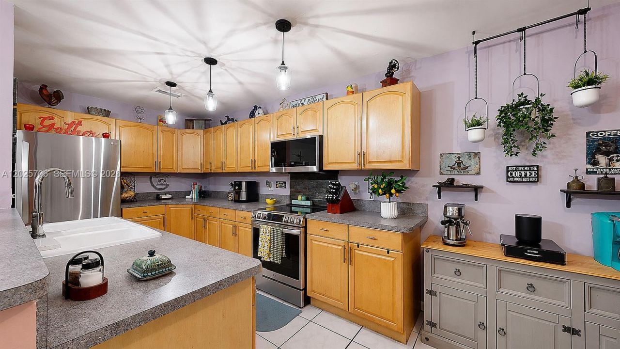 1633 Greer Ave , Homestead, FL 33035 Photo