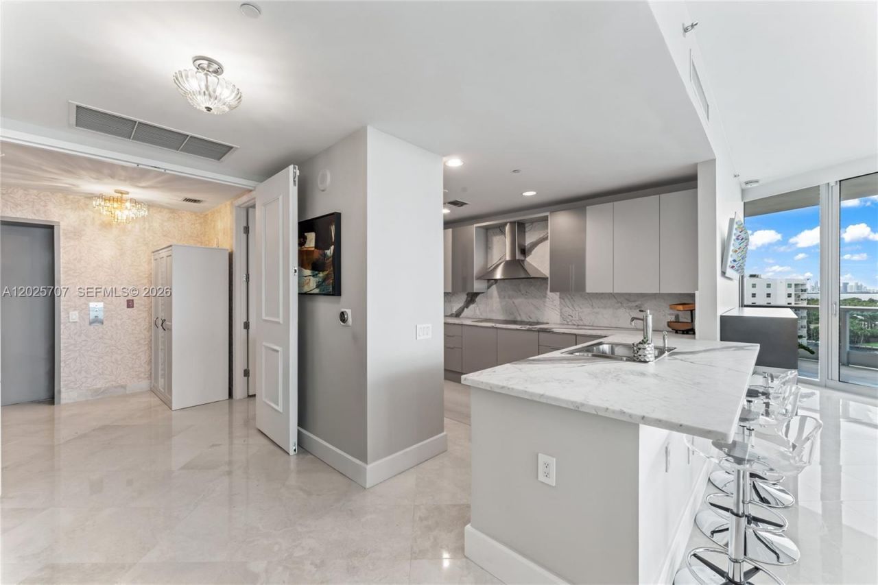 5959 Collins Ave , Unit 1201, Miami Beach, FL 33140 Photo