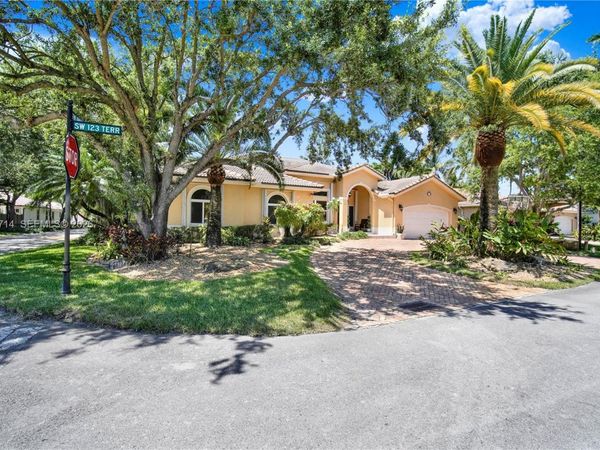 9563 SW 123rd Ter, Miami, FL 33176