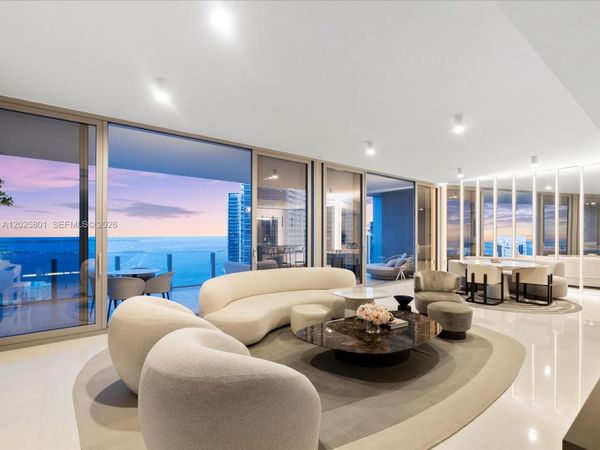 300 Biscayne Boulevard Way , Unit 4502E, Miami, FL 33131