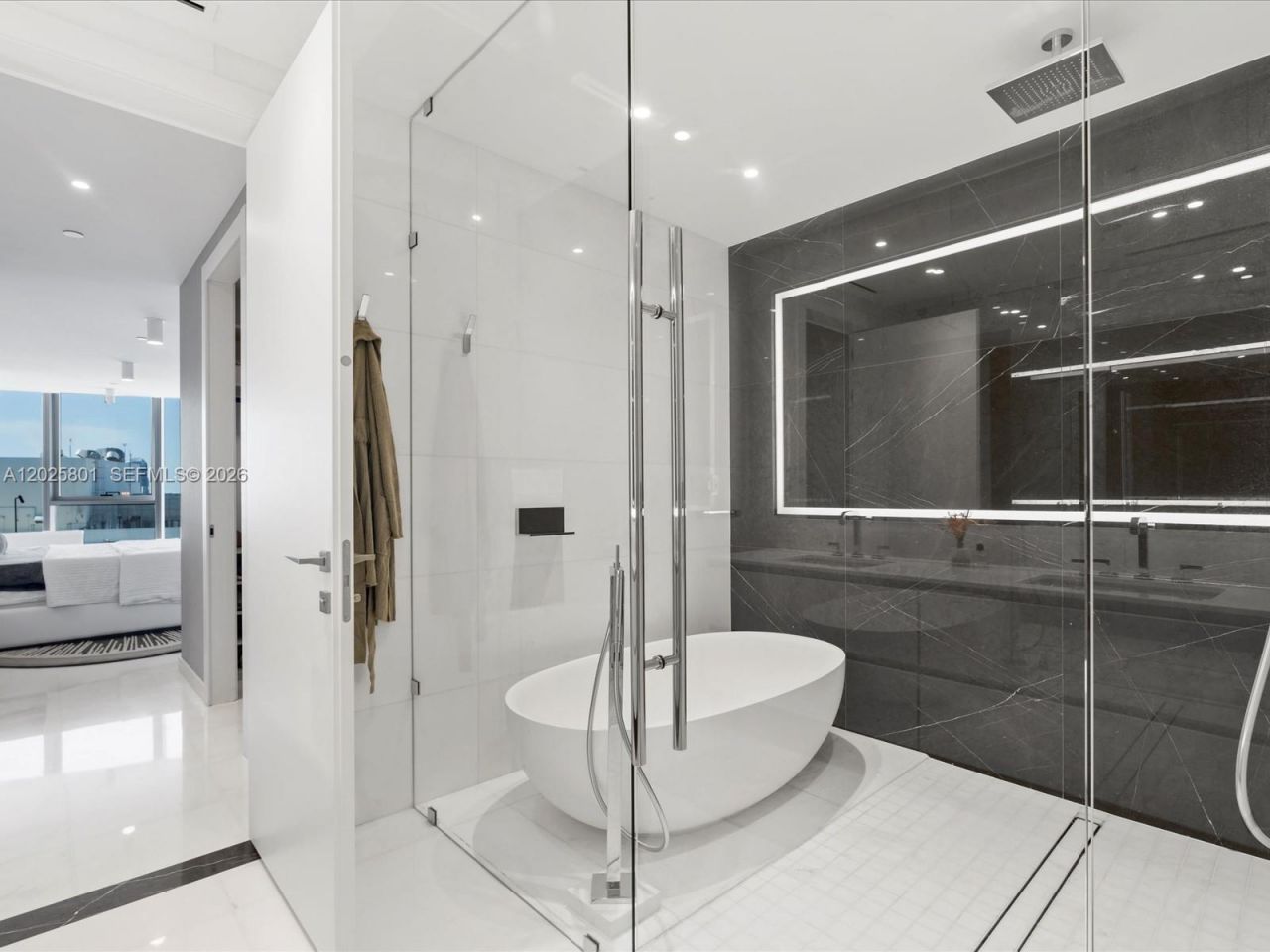 300 Biscayne Boulevard Way , Unit 4502E, Miami, FL 33131 Photo