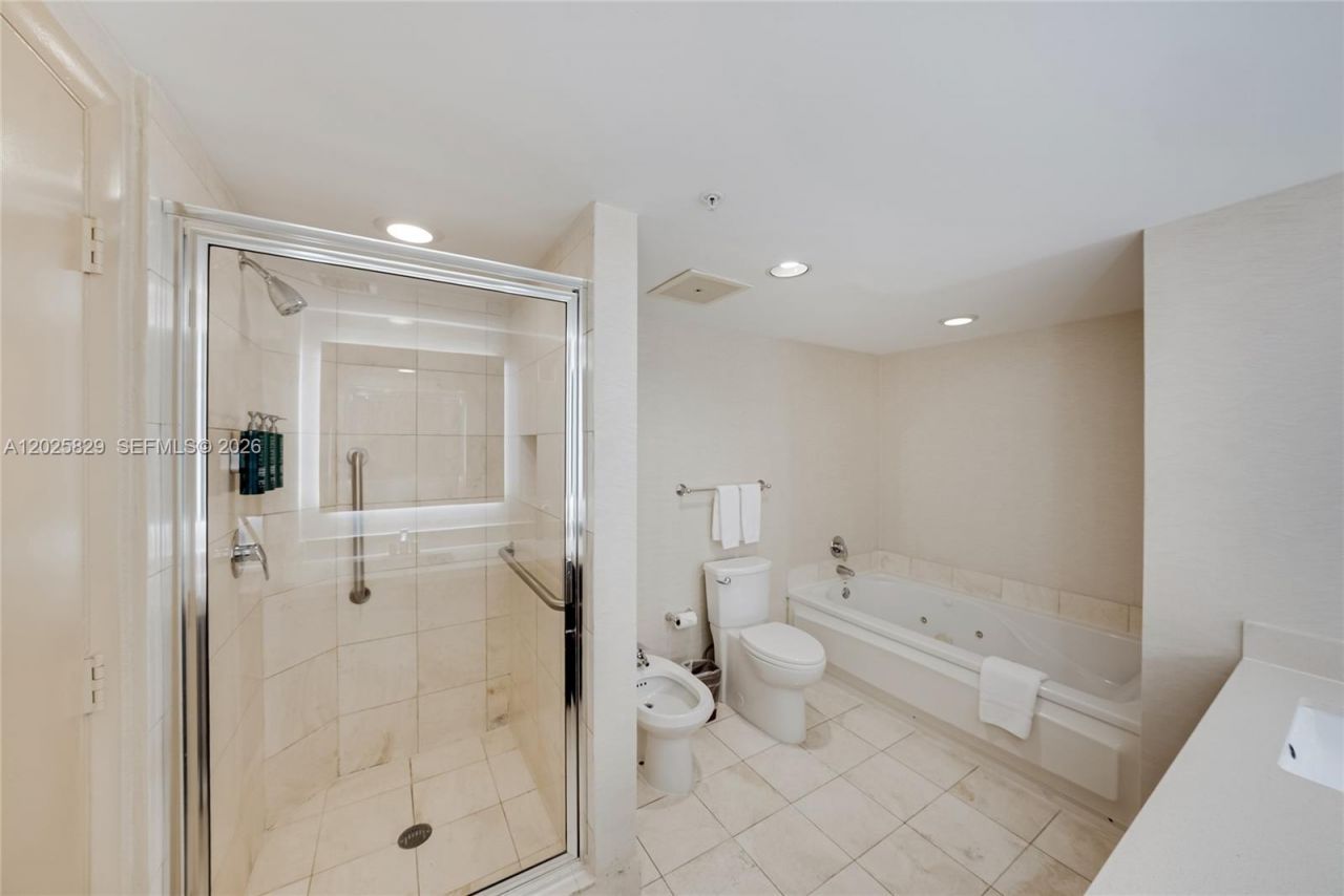 17375 Collins Ave , Unit 2403, Sunny Isles Beach, FL 33160 Photo